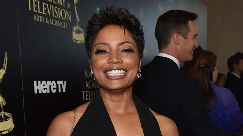 Lynn Toler is currently single.. Relationships. Lynn Toler was previously married to Eric Mumford (1989 - 2022).. About. Lynn Toler is a 64 year old American Judge. Born Lynn Candace Toler on 25th October, 1959 in Columbus, Ohio, USA, she is famous for her fourteen-year stint as the judge on the longest-running syndicated court series Divorce …